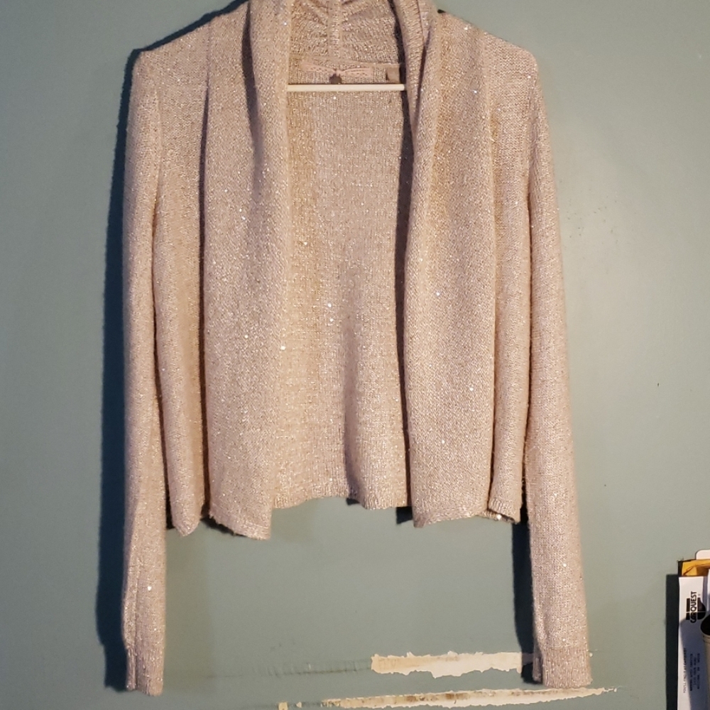 Light weight sweater